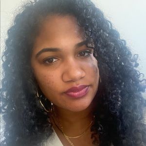 Meet your Posher, Janaina